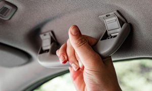 Pegangan Tangan atau Biasa Disebut Hand Grip di Mobil, Apa Fungsinya?